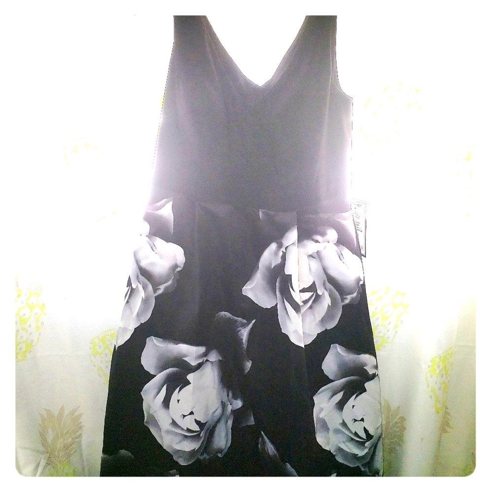 Women's 16W Black & White High-lo formal dress BNW